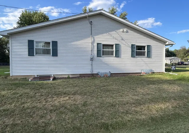 Photo 3 of Single family home for sale at 7223 15 1/2 Mile Rd, Marshall, MI 49068 | MLS# 62026046248 | Listing updated on 2026-09-12