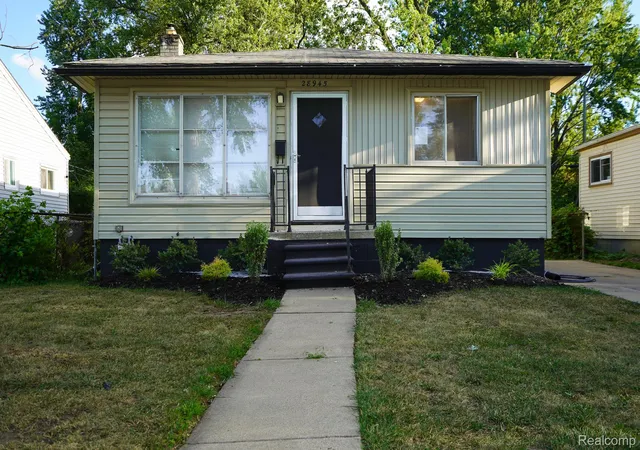 Photo 1 of Single family home for sale at 28945 Oakwood St, Inkster, MI 48141 | MLS# 20261070052 | Listing updated on 2026-09-01