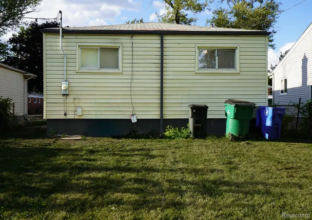 Photo 3 of Single family home for sale at 28945 Oakwood St, Inkster, MI 48141 | MLS# 20261070052 | Listing updated on 2026-09-01