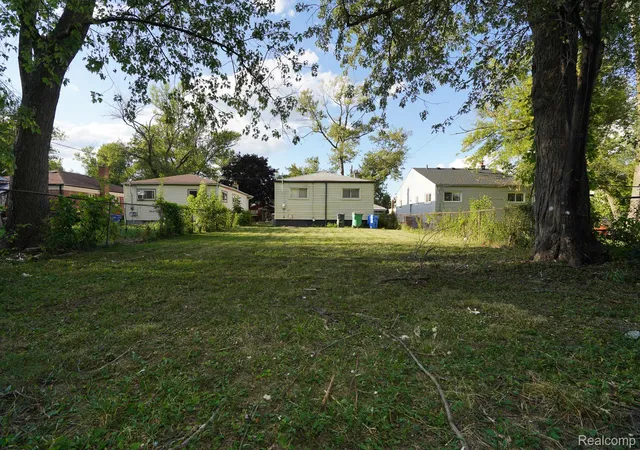 Photo 4 of Single family home for sale at 28945 Oakwood St, Inkster, MI 48141 | MLS# 20261070052 | Listing updated on 2026-09-01