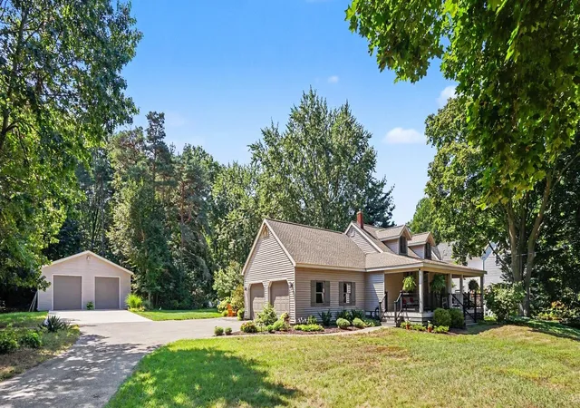 Photo 1 of Single family home for sale at 1538 W 32nd Street, Holland, MI 49423 | MLS# 71026046268 | Listing updated on 2026-10-12