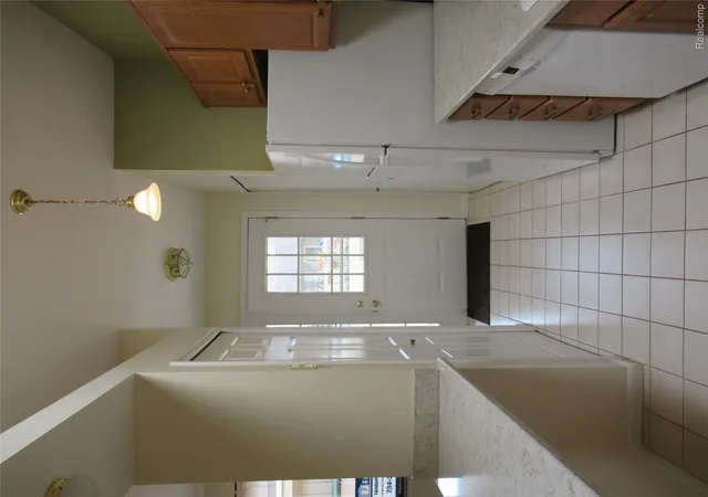 Listing Photo 5 - Condo for sale in building located at 62341 Arlington Cir, South Lyon, MI 48178 - Unit #3