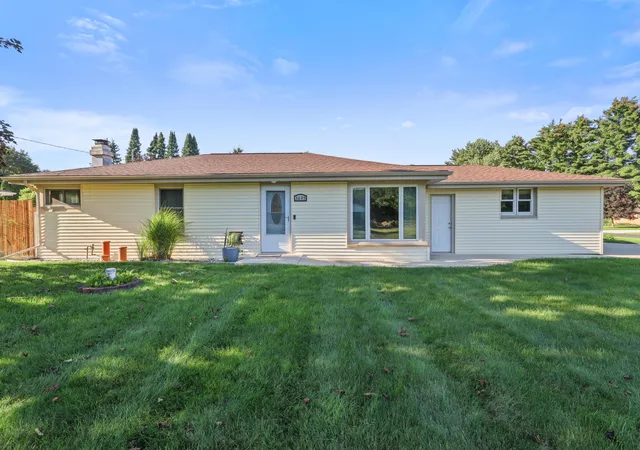 Single family home for sale at 3695 Pinto Rd, Kalamazoo, MI 49004 | MLS# 66026046269