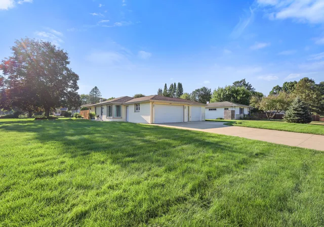 Photo 3 of Single family home for sale at 3695 Pinto Rd, Kalamazoo, MI 49004 | MLS# 66026046269 | Listing updated on 2026-09-15