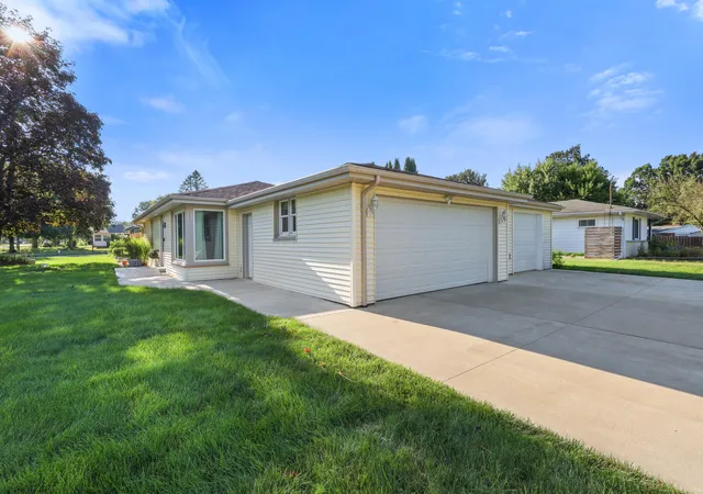 Photo 4 of Single family home for sale at 3695 Pinto Rd, Kalamazoo, MI 49004 | MLS# 66026046269 | Listing updated on 2026-09-15