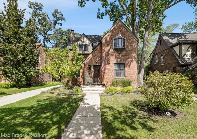 Photo 1 of Single family home for sale at 762 W Oakridge St, Ferndale, MI 48220 | MLS# 20261070220 | Listing updated on 2026-10-28