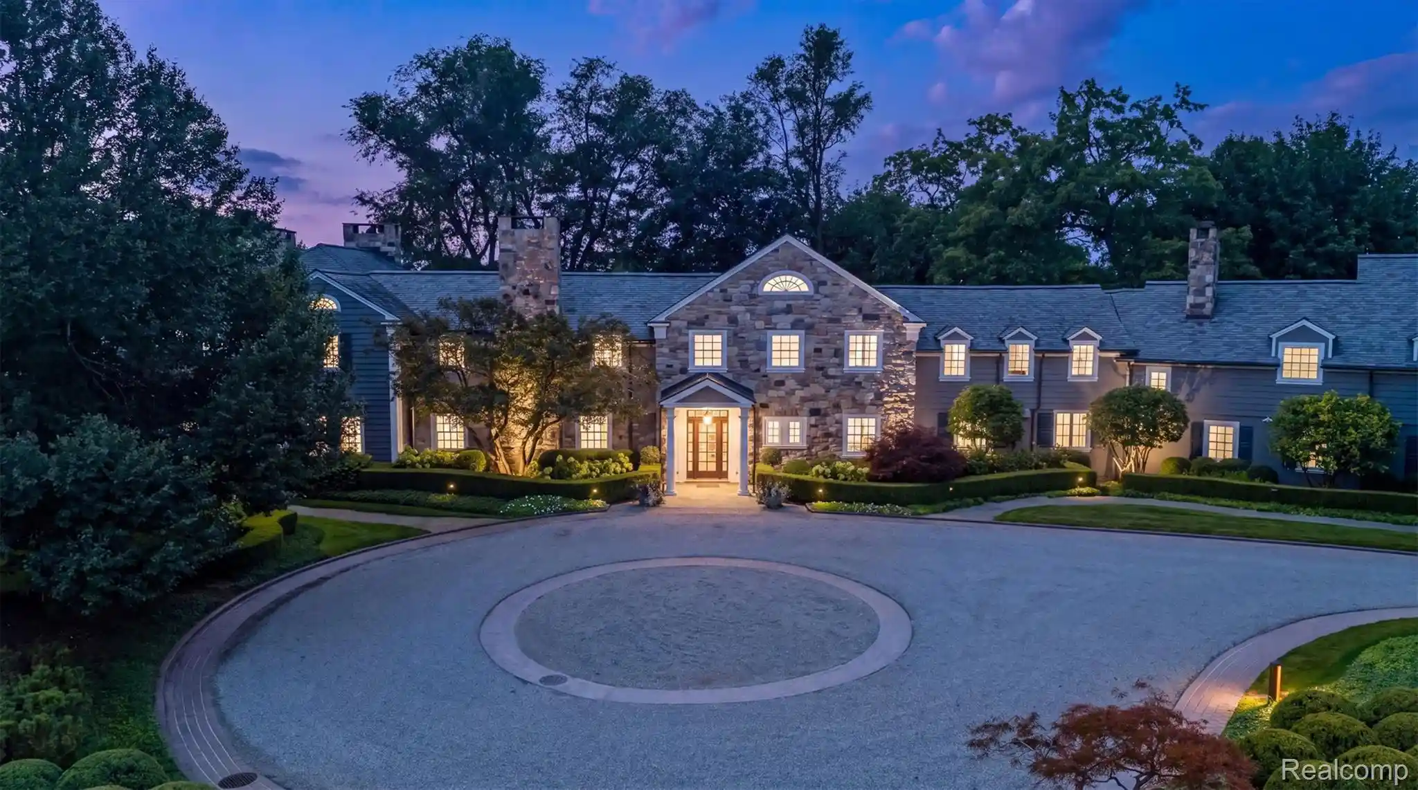 Photo 1 of Mansion for sale at 2600 Turtle Lake Dr, Bloomfield Hills, MI 48302 | MLS# 20261070580 | Listing updated on 2026-09-19