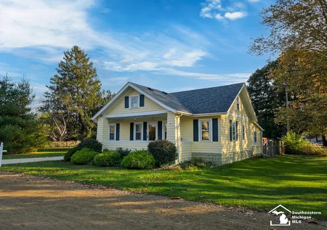 Photo 1 of Single family home for sale at 37261 Ellis St, New Boston, MI 48164 | MLS# 57050220664 | Listing updated on 2026-10-29