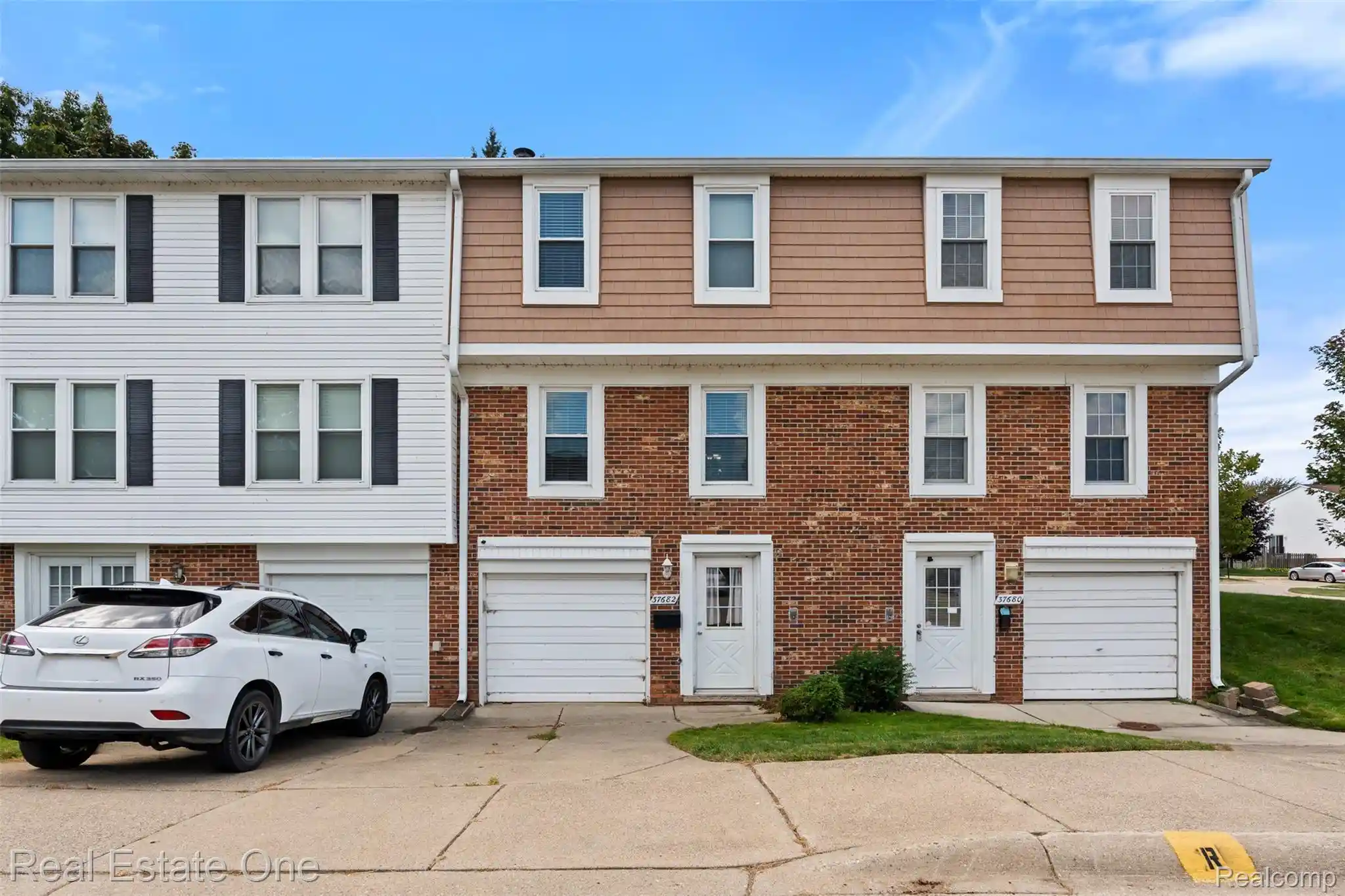 Listing Photo 1 - Condo for sale in 37682 Charter Oaks Blvd located at 37682 Charter Oaks Blvd, Clinton Township, MI 48036 - Unit 37682 Charter Oaks Blvd