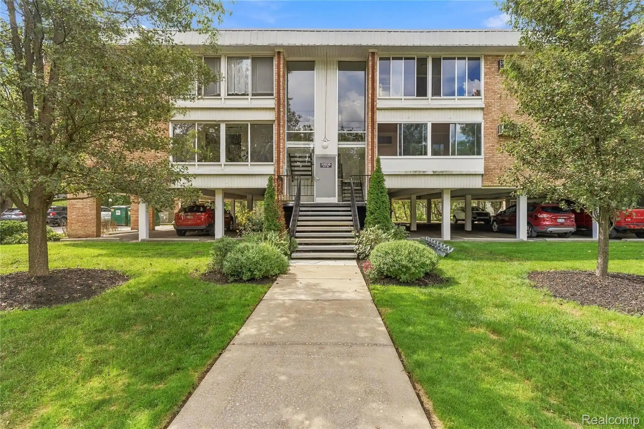 Photo 1 of Condo for sale at 32030 Grand River Ave #32, Farmington, MI 48336 | MLS# 20261071288 | Listing updated on 2026-09-29