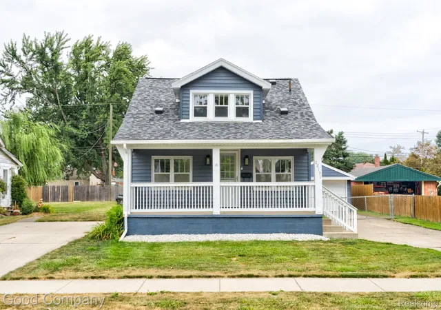 Photo 1 of Single family home for sale at 22131 Fresard St, Saint Clair Shores, MI 48080 | MLS# 20261071536 | Listing updated on 2026-10-27