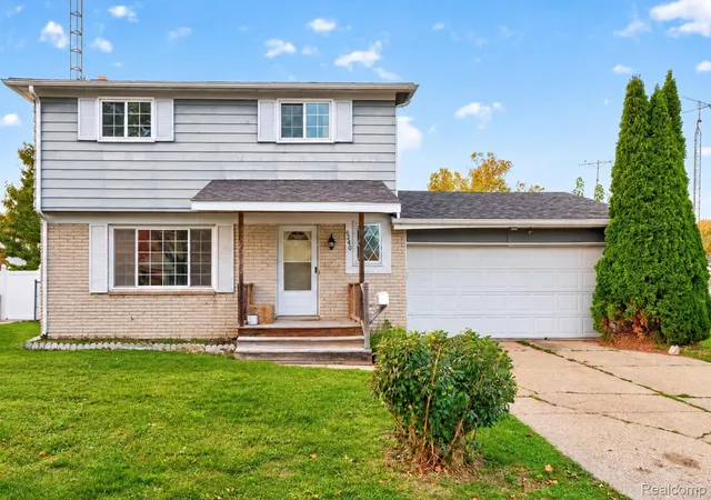 Photo 1 of Single family home for sale at 5240 Oakview Dr, Swartz Creek, MI 48473 | MLS# 20261071573 | Listing updated on 2026-10-27