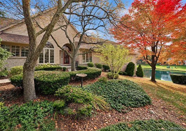 Photo 1 of Condo for sale at 618 Deauville Ln, Bloomfield Hills, MI 48304 | MLS# 20261071997 | Listing updated on 2026-10-27