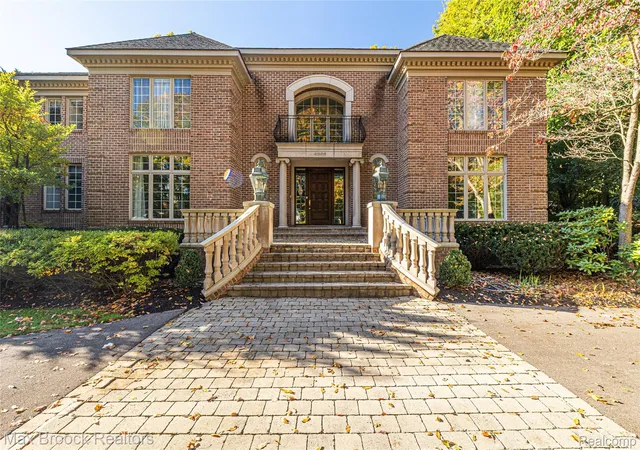 Photo 1 of Mansion for sale at 4966 Stoneleigh Rd, Bloomfield Hills, MI 48302 | MLS# 20261072123 | Listing updated on 2026-10-30
