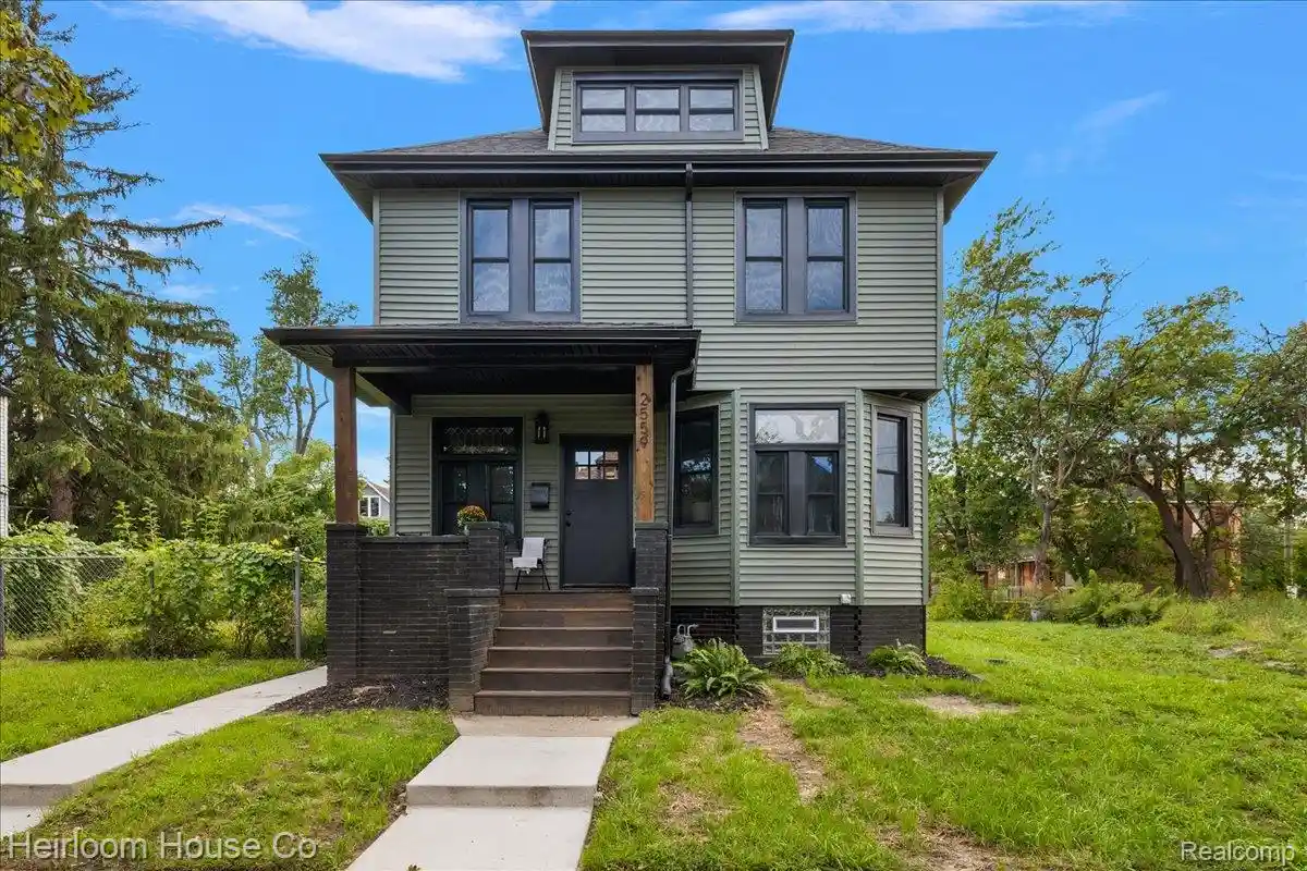 Photo 1 of Single family home for sale at 2559 Helen St, Detroit, MI 48207 | MLS# 20261072489 | Listing updated on 2026-09-15