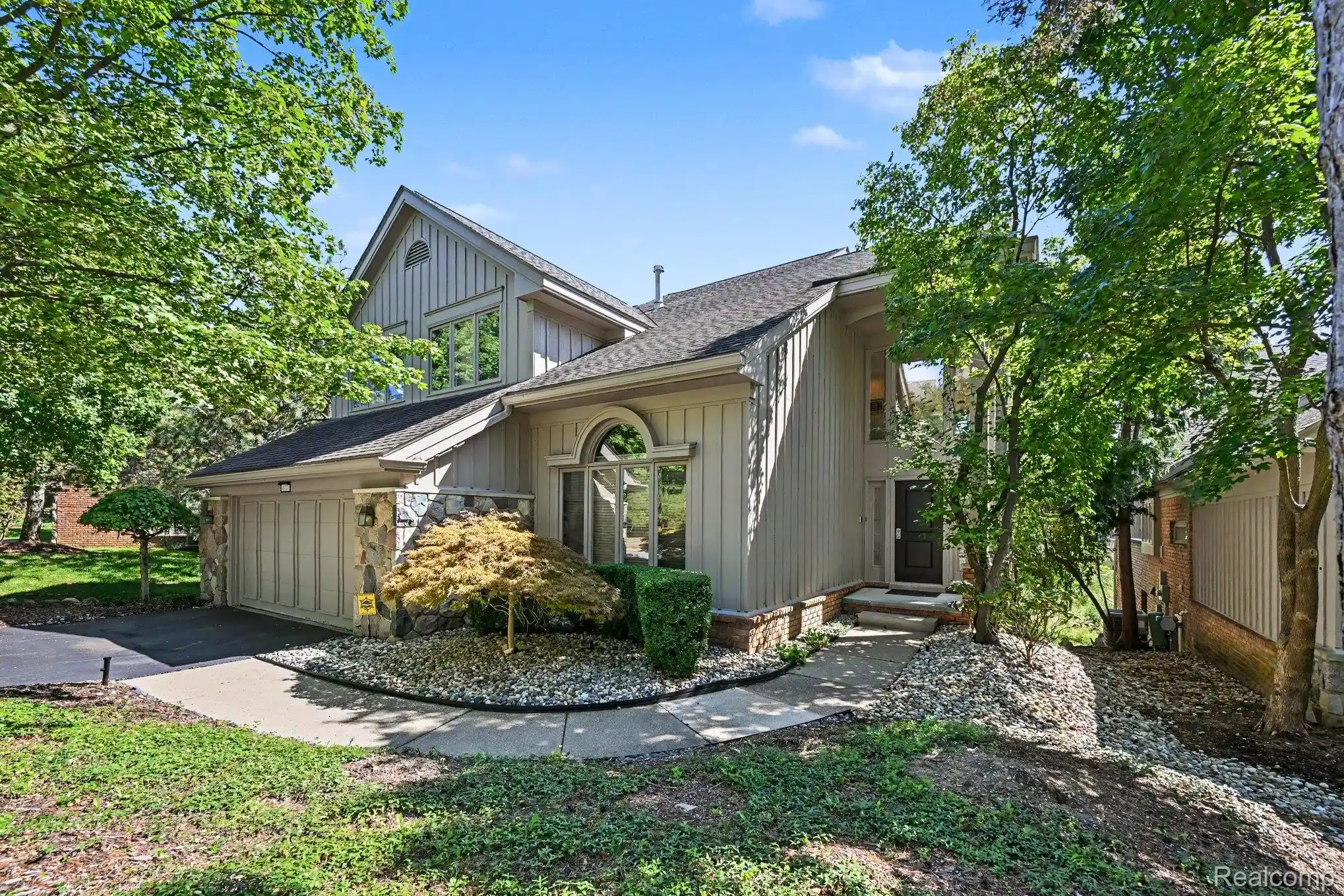 Photo 1 of Condo for sale at 4807 Mirror Lake Dr, West Bloomfield, MI 48323 | MLS# 20261072520 | Listing updated on 2026-09-22