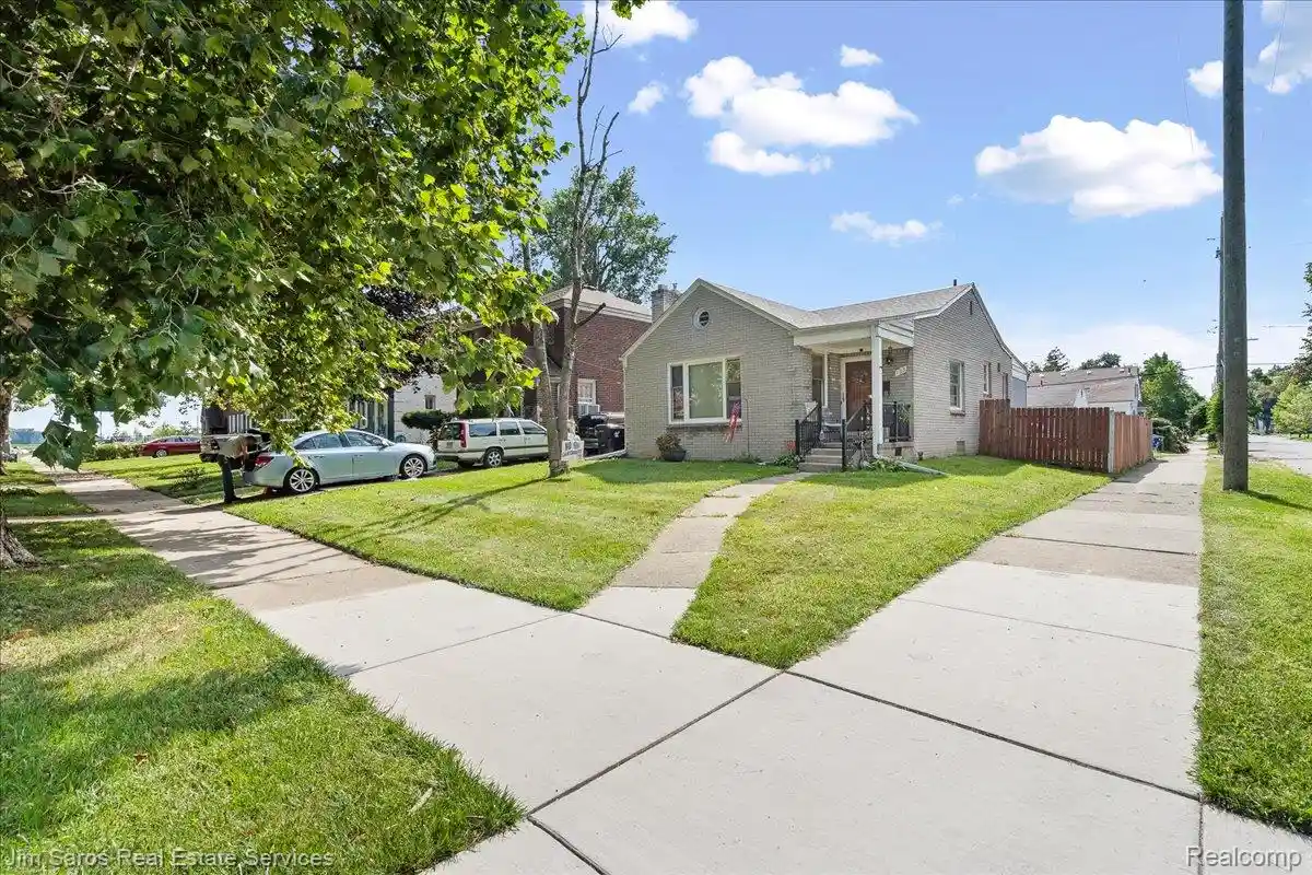 Photo 1 of Single family home for sale at 193 Lakewood St, Detroit, MI 48215 | MLS# 20261072758 | Listing updated on 2026-10-02