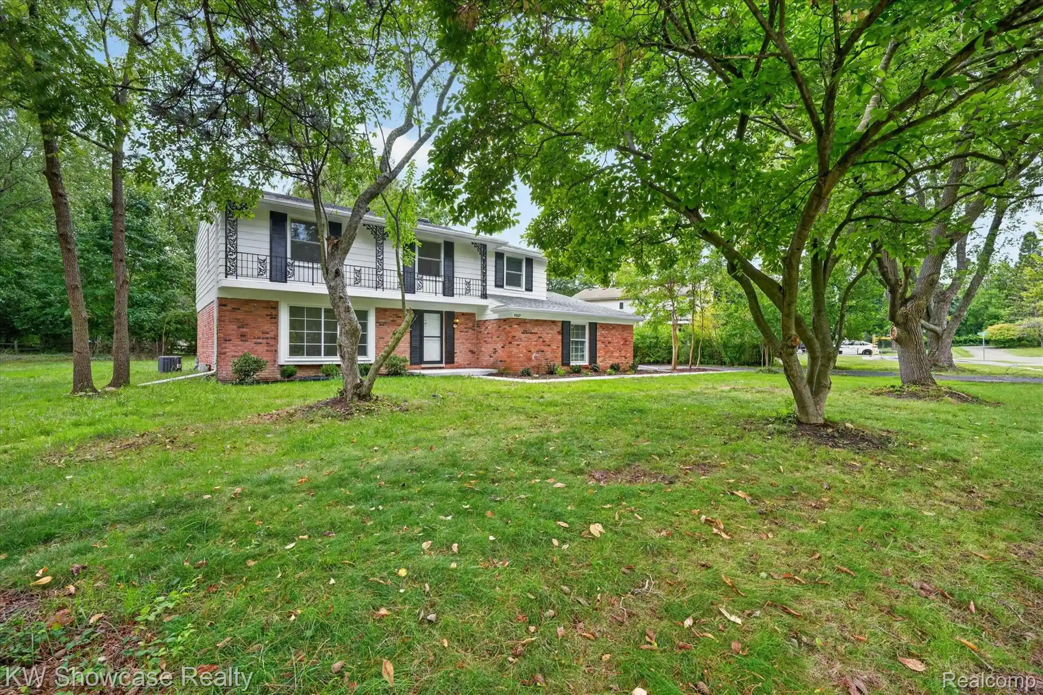 Photo 1 of Single family home for sale at 4069 Barnaby Ct, West Bloomfield, MI 48323 | MLS# 20261072917 | Listing updated on 2026-10-31