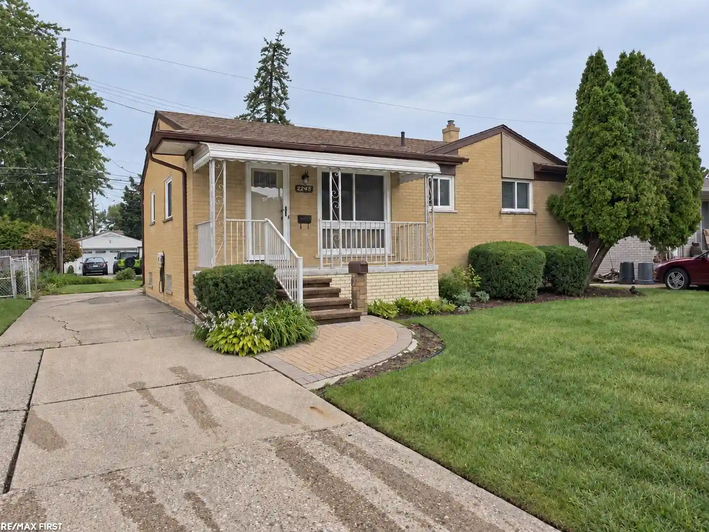 Photo 1 of Sale Pending at 22455 Wildwood St, Saint Clair Shores, MI 48081 | MLS# 58050221331 | Listing updated on 2026-09-29