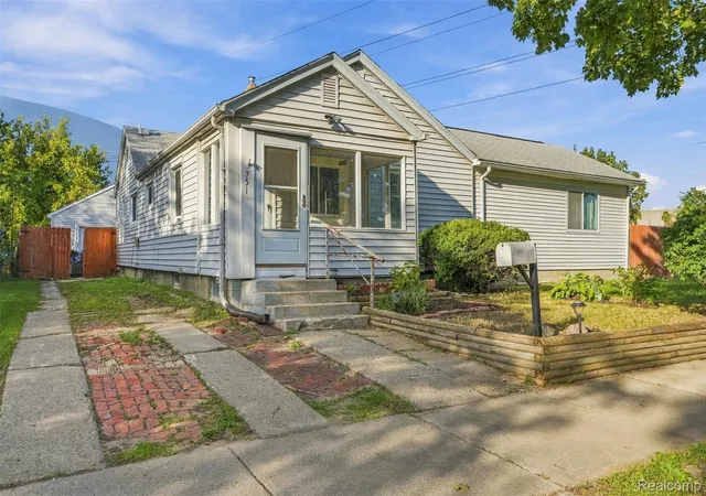 Photo 1 of Sale Pending at 751 E Hazelhurst St, Ferndale, MI 48220 | MLS# 20261072931 | Listing updated on 2026-10-29