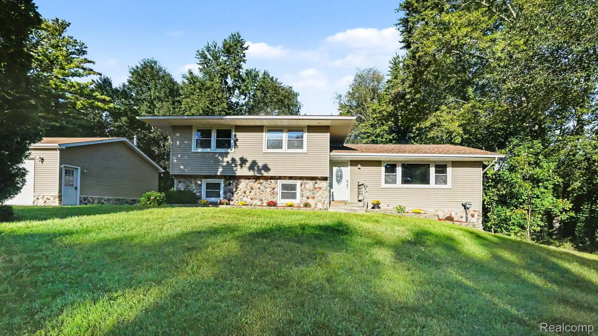 Photo 1 of Sale Pending at 115 Argentine Rd, Howell, MI 48843 | MLS# 20261072943 | Listing updated on 2026-09-21