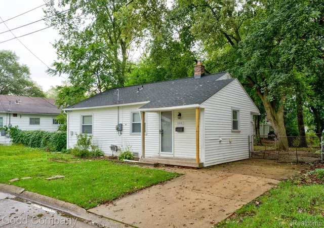 Photo 1 of Single family home for sale at 31610 Antrim Ct, Westland, MI 48186 | MLS# 20261073090 | Listing updated on 2026-10-26