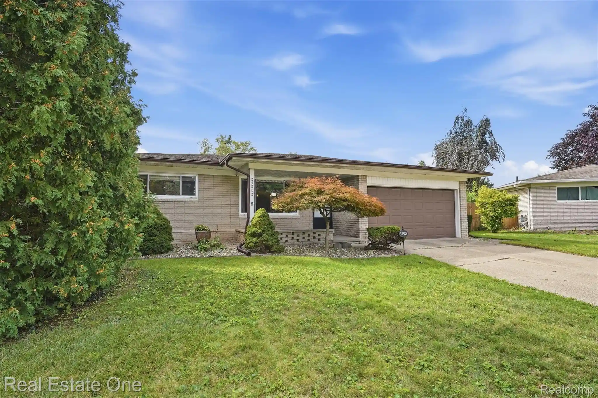 Photo 1 of Single family home for sale at 35385 Witt Ct, Sterling Heights, MI 48312 | MLS# 20261073099 | Listing updated on 2026-10-14
