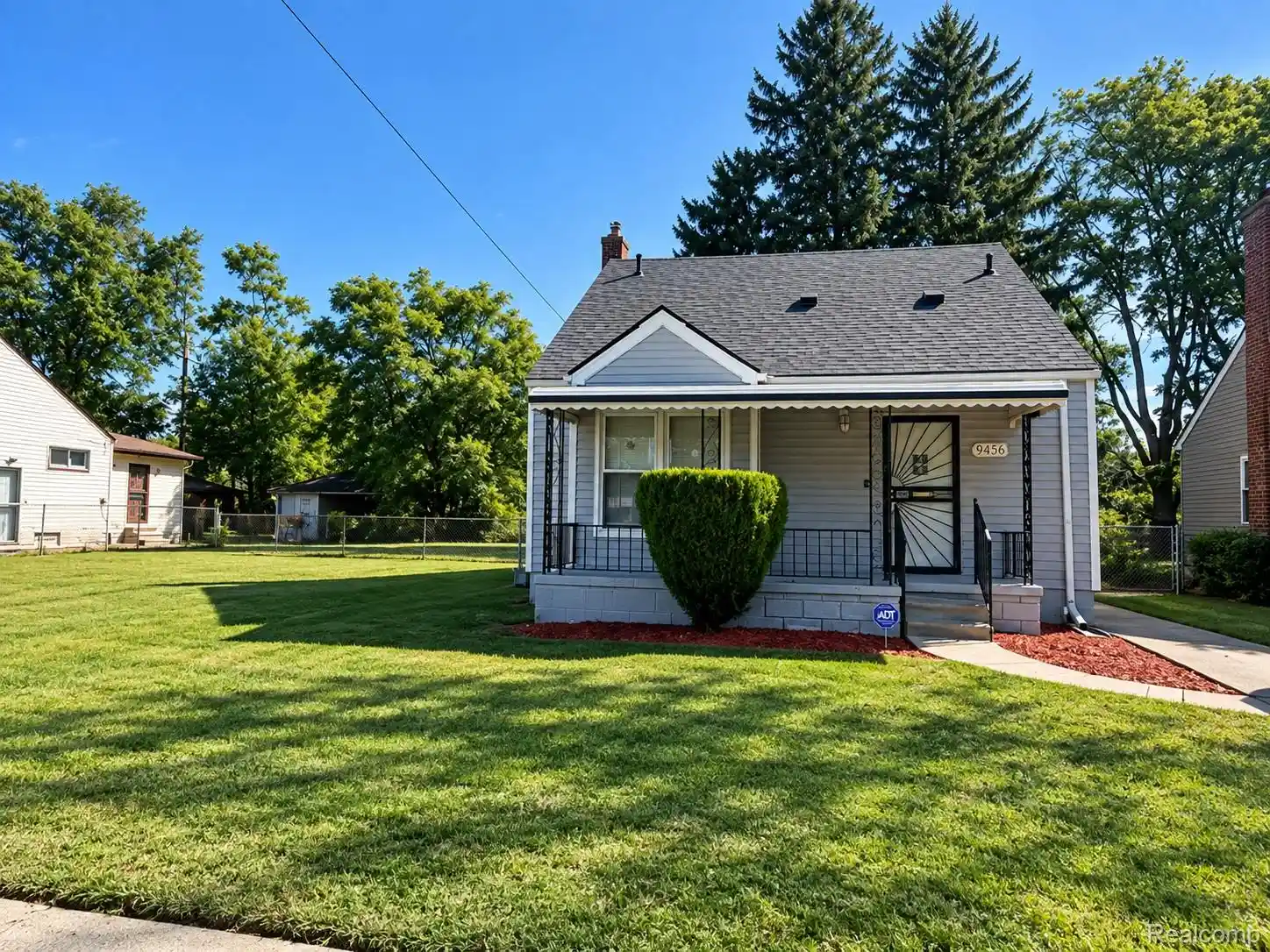 Photo 1 of Sale Pending at 19576 Dresden St, Detroit, MI 48205 | MLS# 20261073144 | Listing updated on 2026-09-25