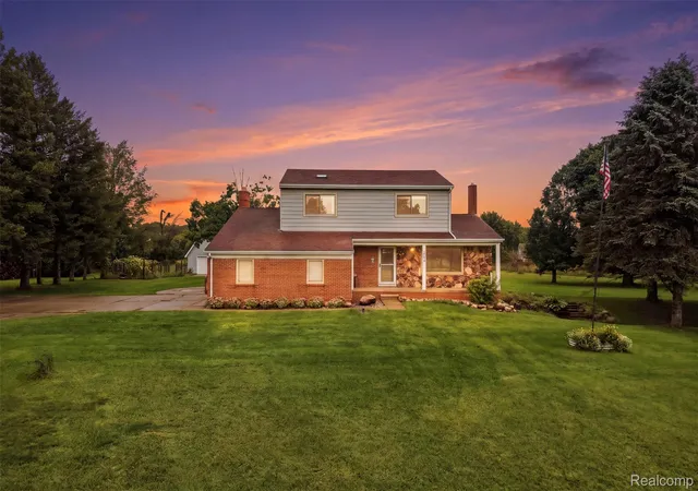 Photo 1 of Single family home for sale at 2800 Cedar Valley Dr, Howell, MI 48843 | MLS# 20261073260 | Listing updated on 2026-10-24