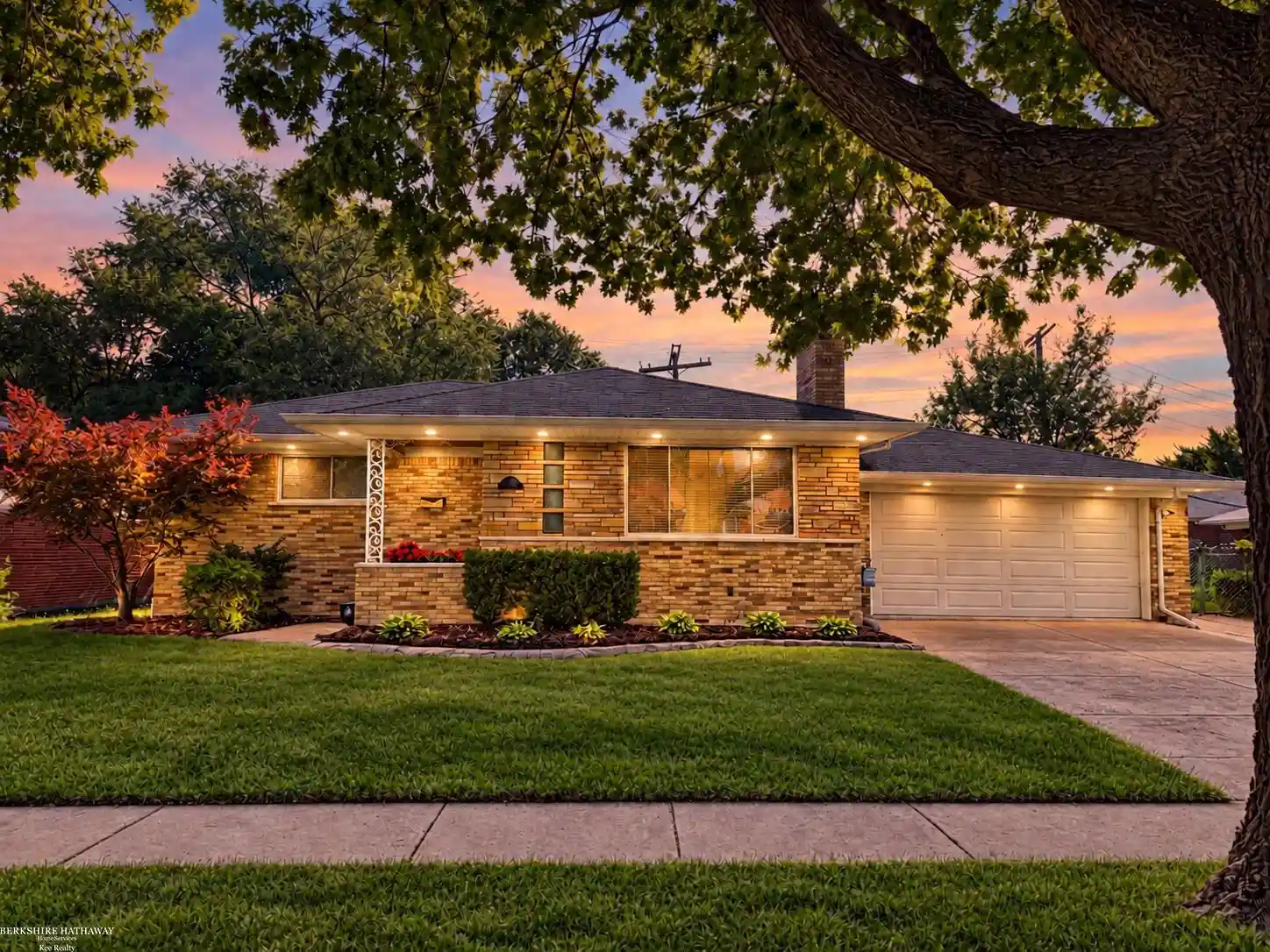 Photo 1 of Single family home for sale at 21412 Pallister St, Saint Clair Shores, MI 48080 | MLS# 58050221497 | Listing updated on 2026-10-30