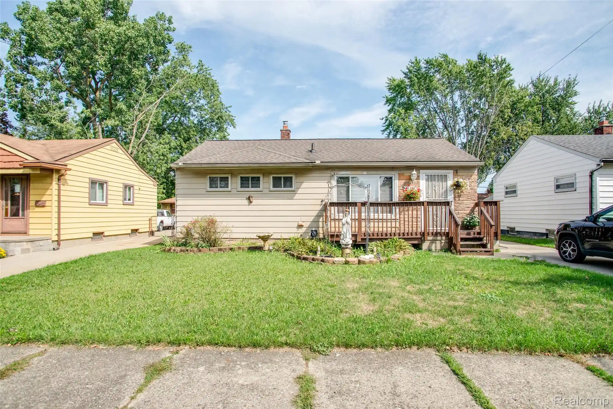 Photo 1 of Sale Pending at 26260 Bryan St, Roseville, MI 48066 | MLS# 20261073433 | Listing updated on 2026-10-26
