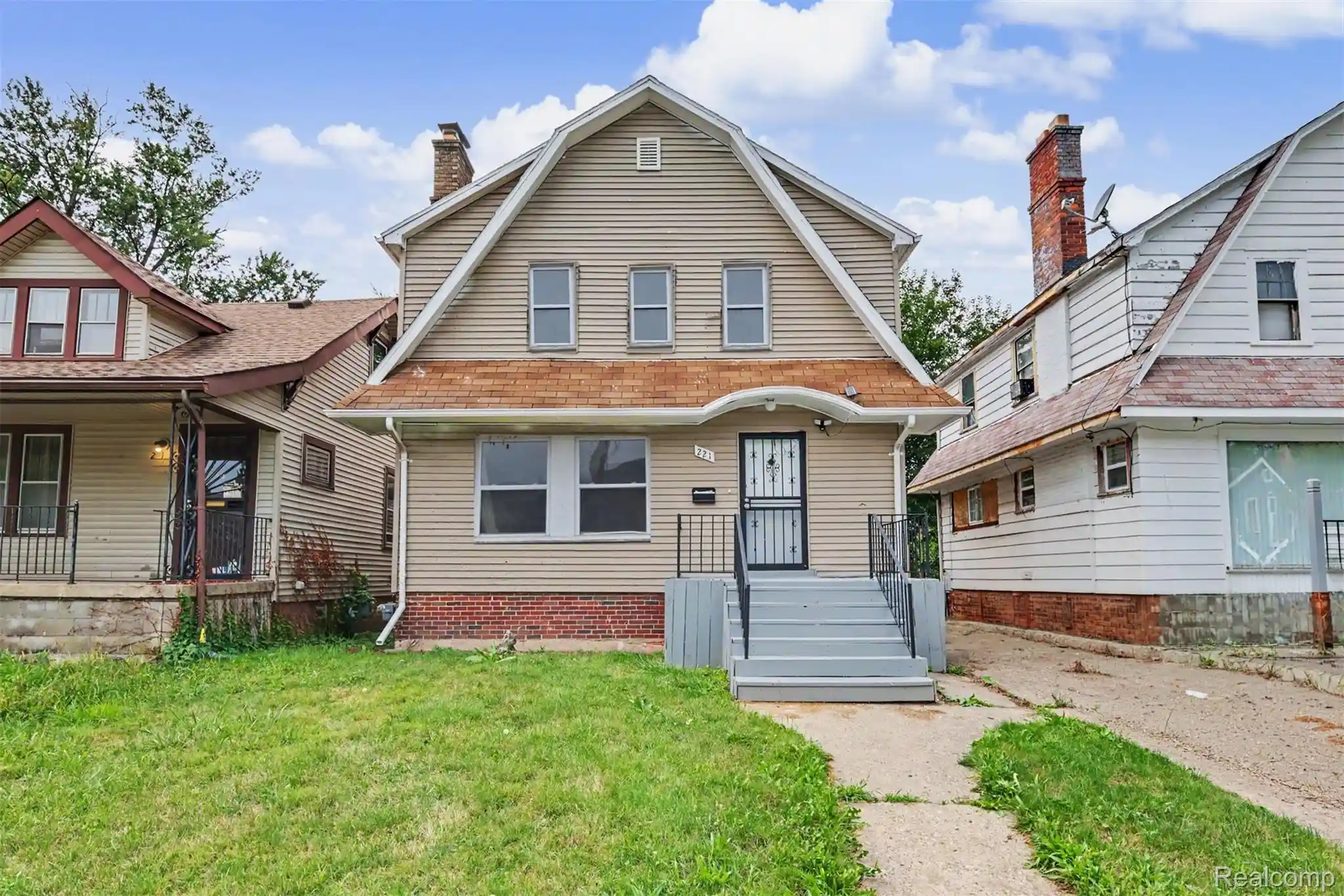 Photo 1 of Single family home for sale at 221 Philip St, Detroit, MI 48215 | MLS# 20261073559 | Listing updated on 2026-10-15