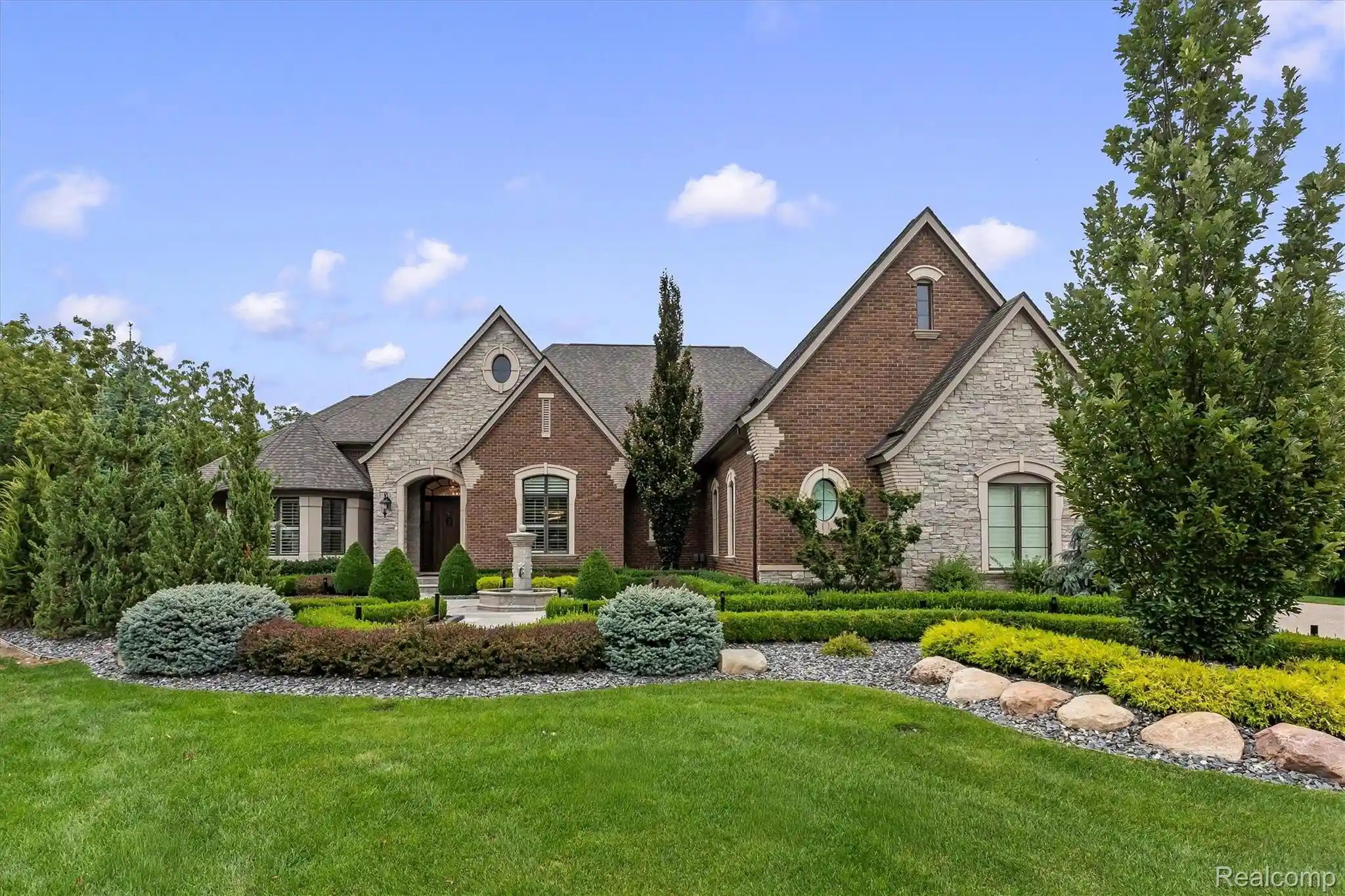 Photo 1 of Mansion for sale at 2475 Creekside Ct, Rochester, MI 48306 | MLS# 20261073571 | Listing updated on 2026-09-19