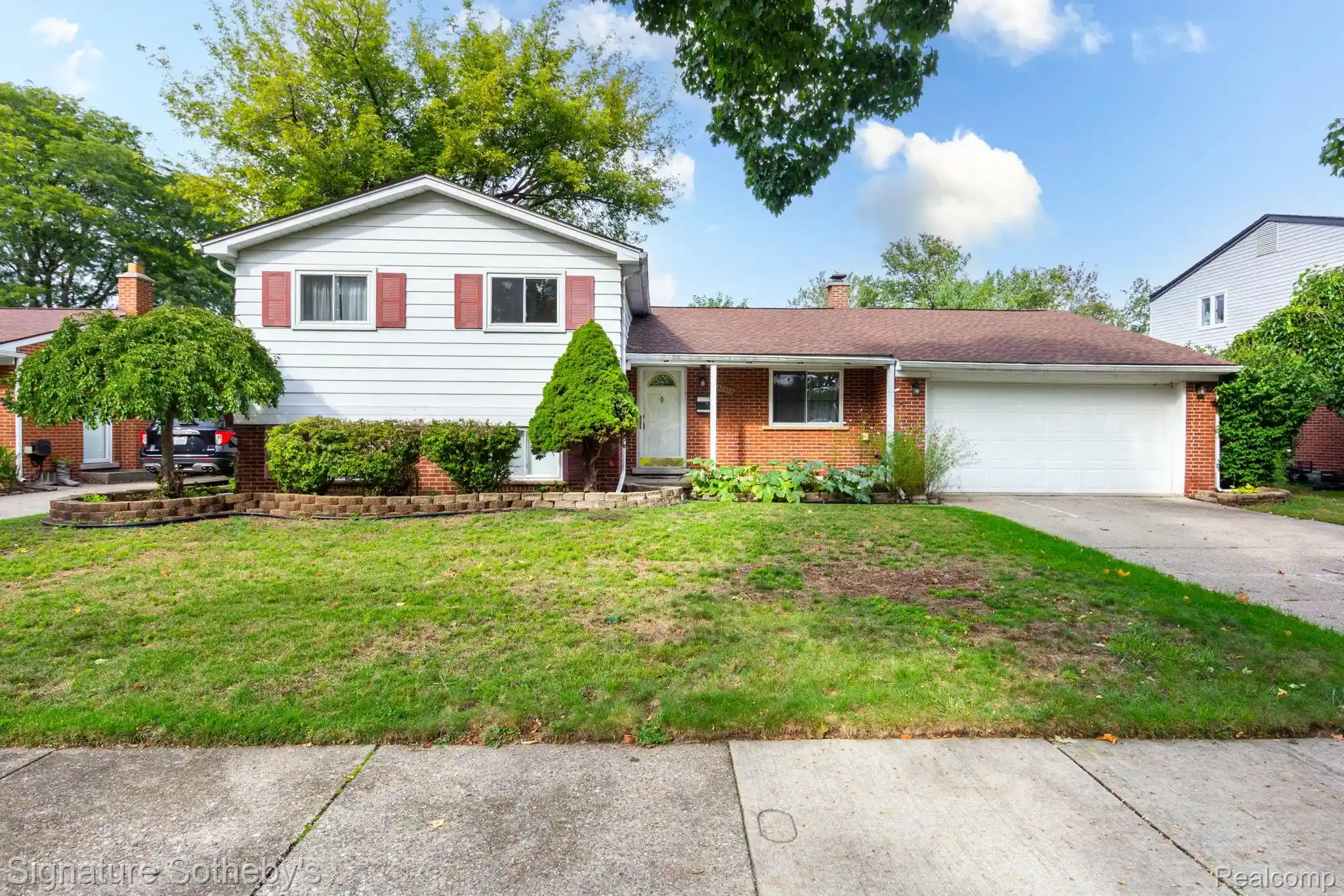 Photo 1 of Single family home for sale at 32478 Washington St, Livonia, MI 48150 | MLS# 20261073698 | Listing updated on 2026-09-18