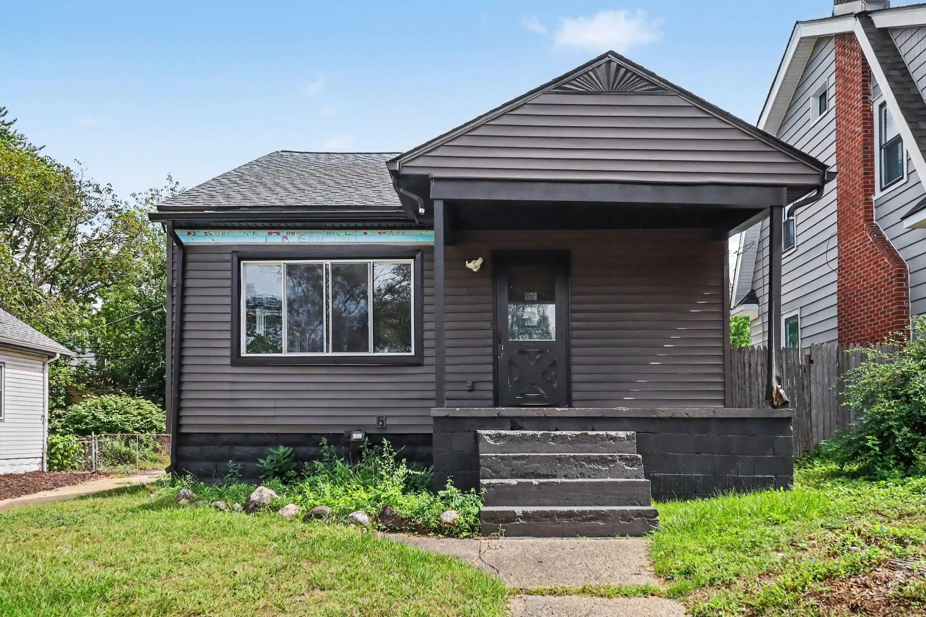 Photo 1 of Single family home for sale at 506 Hilldale Dr, Royal Oak, MI 48067 | MLS# 81026048677 | Listing updated on 2026-10-24