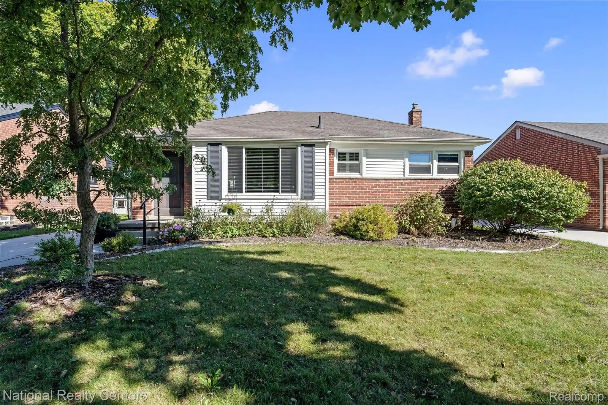 Photo 1 of Sale Pending at 120 Charlotte Ave, Royal Oak, MI 48073 | MLS# 20261073848 | Listing updated on 2026-10-23