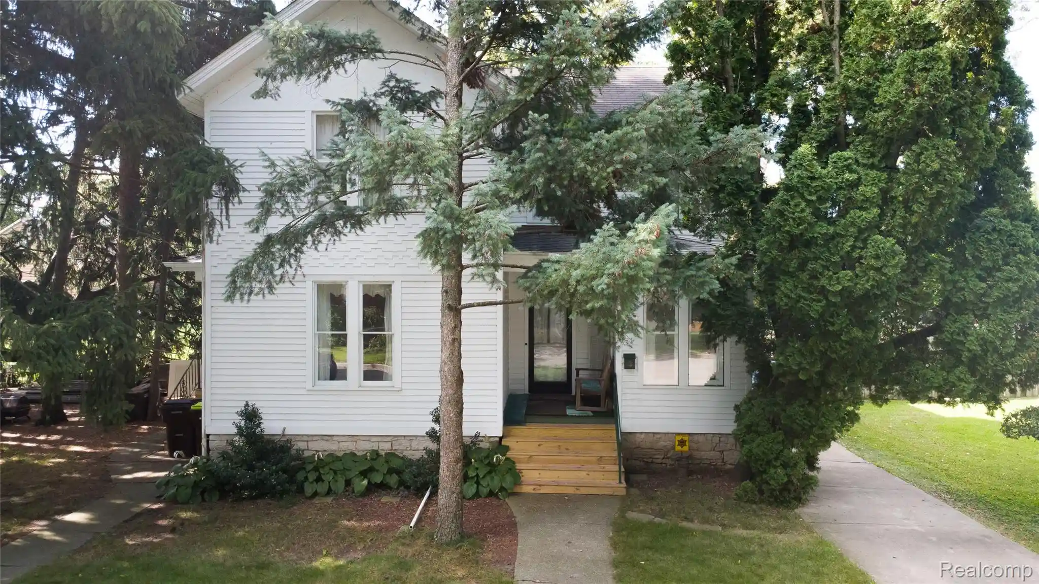 Photo 1 of Single family home for sale at 426 E 4th Street, Monroe, MI 48161 | MLS# 20261073870 | Listing updated on 2026-09-15