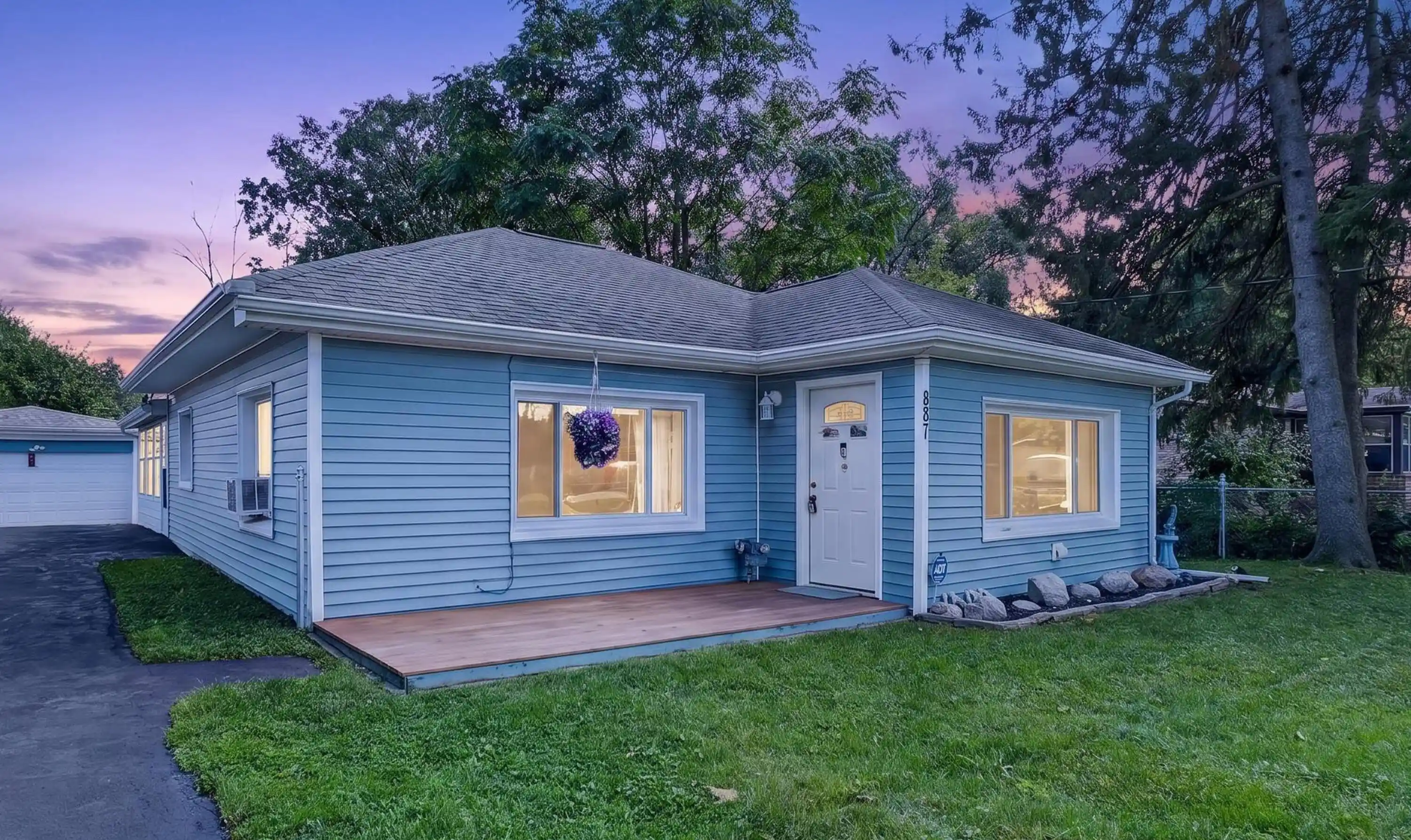 Photo 1 of Sale Pending at 887 Bryant Ave, Jackson, MI 49202 | MLS# 64026048774 | Listing updated on 2026-10-30