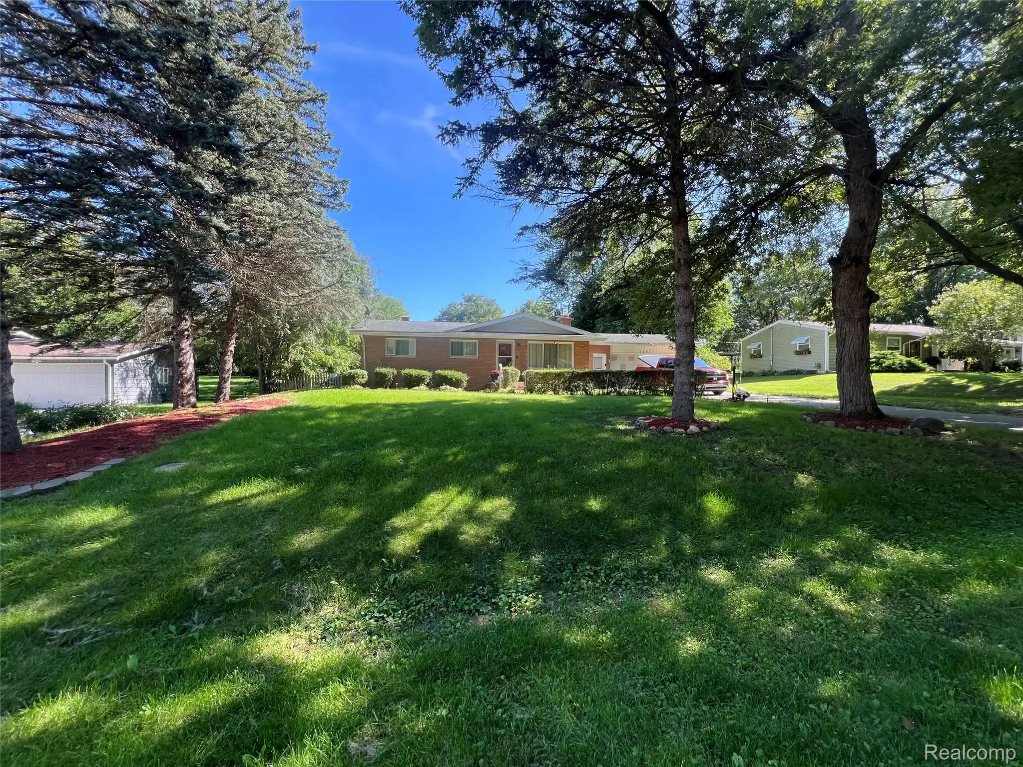 Photo 1 of Single family home for sale at 1490 Autumn Dr, Flint, MI 48532 | MLS# 20261073928 | Listing updated on 2026-09-18
