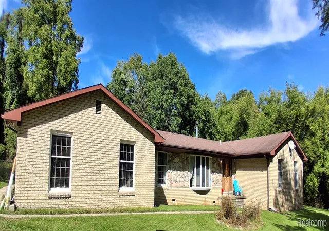 Single family home for sale at 2761 Hiding Pl, Milford, MI 48381 | MLS# 20261073963