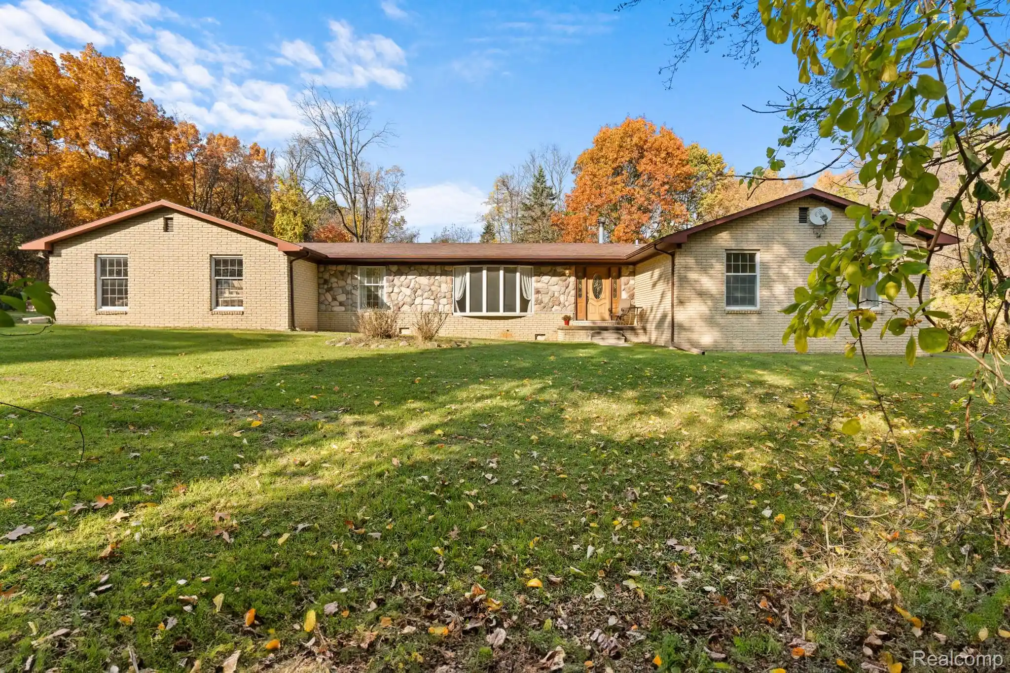 Photo 1 of Single family home for sale at 2761 Hiding Pl, Milford, MI 48381 | MLS# 20261073963 | Listing updated on 2026-10-30