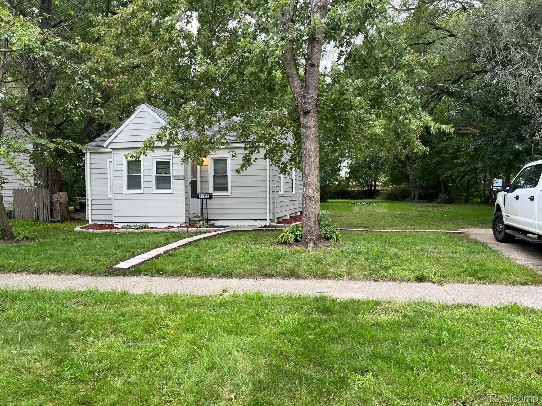 Photo 1 of Single family home for sale at 21371 Doepfer Rd, Warren, MI 48091 | MLS# 20261073999 | Listing updated on 2026-10-20