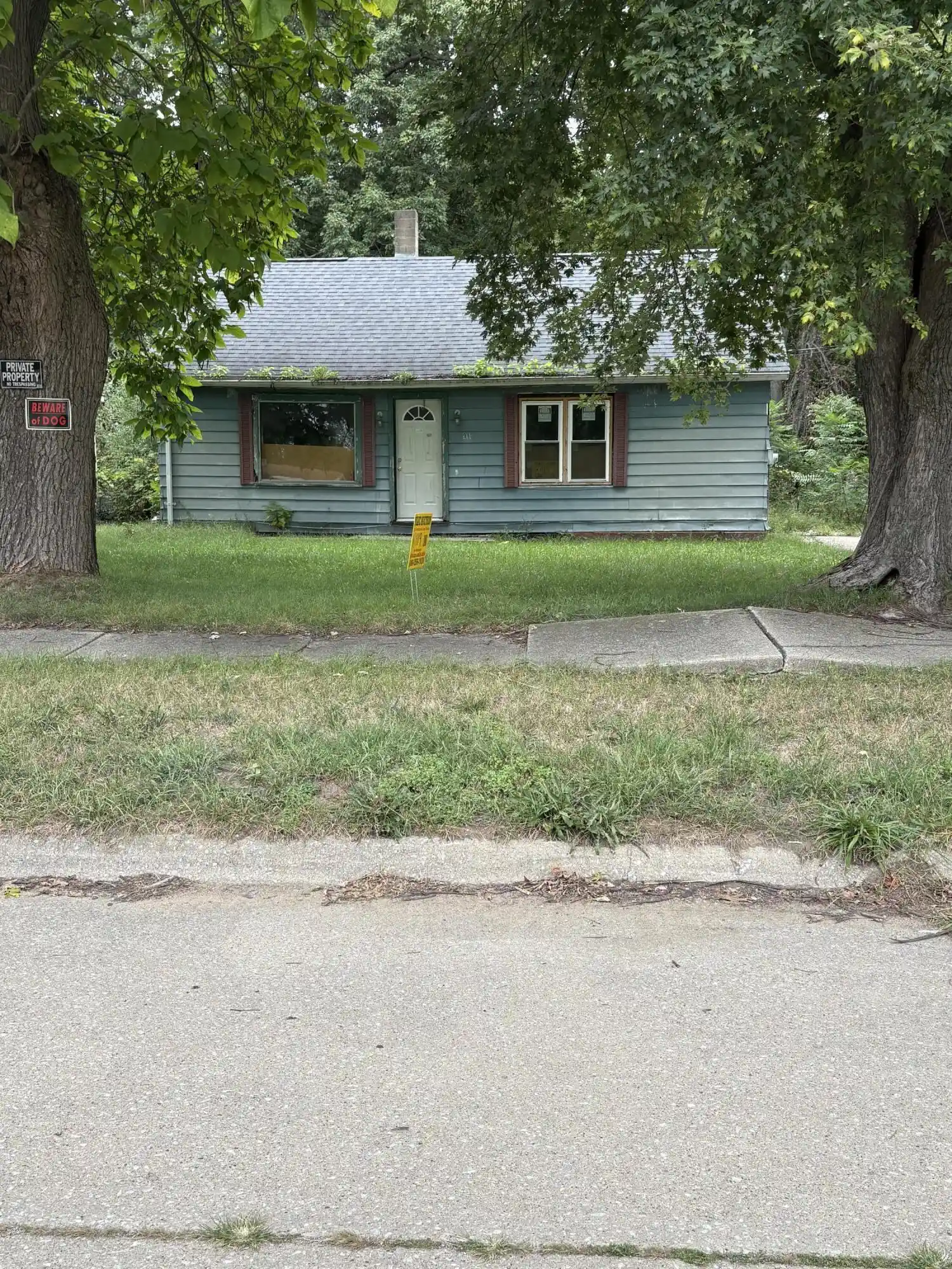 Photo 1 of Sale Pending at 911 Waukonda Ave, Benton Harbor, MI 49022 | MLS# 69026048914 | Listing updated on 2026-09-17