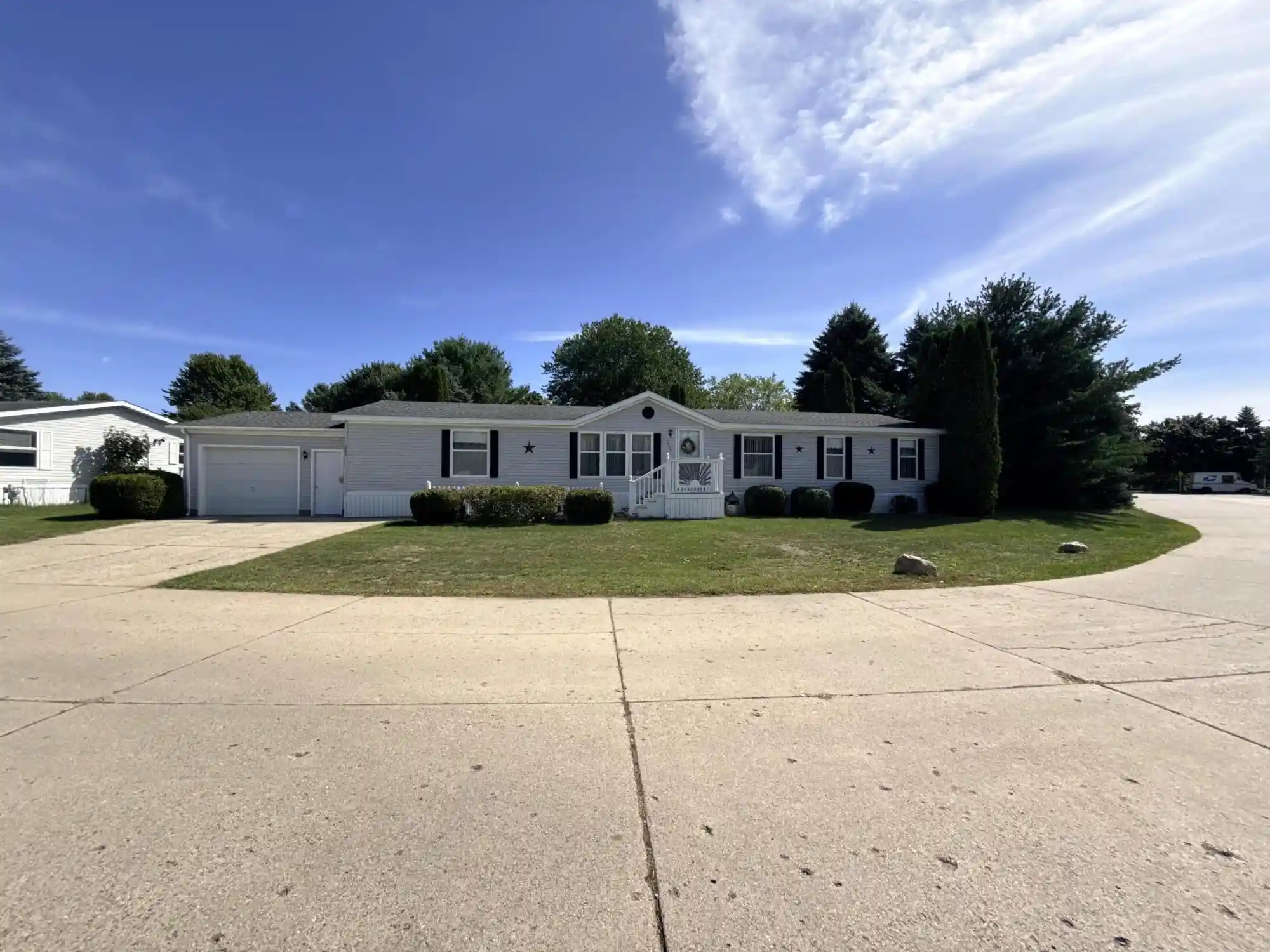 Photo 1 of Sale Pending at 1990 Ironwood W Ct, Muskegon, MI 49442 | MLS# 71026048932 | Listing updated on 2026-10-15