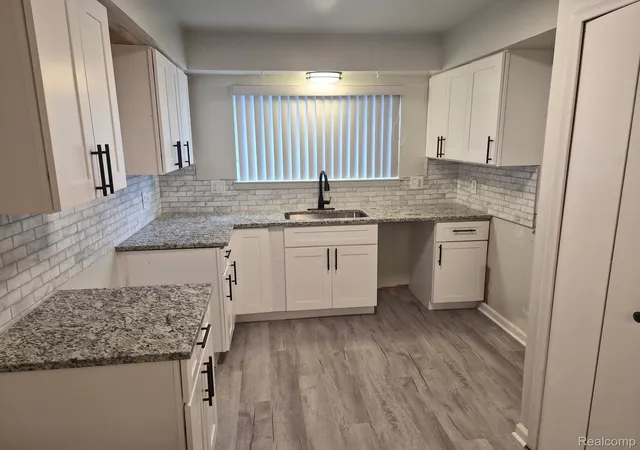Listing Photo 1 - Condo for sale in building located at 15940 W 11 Mile Rd, Southfield, MI 48076