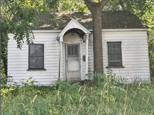 Photo 1 of Single family home for sale at 697 W Grand Ave, Muskegon, MI 49441 | MLS# 62026048966 | Listing updated on 2026-10-24
