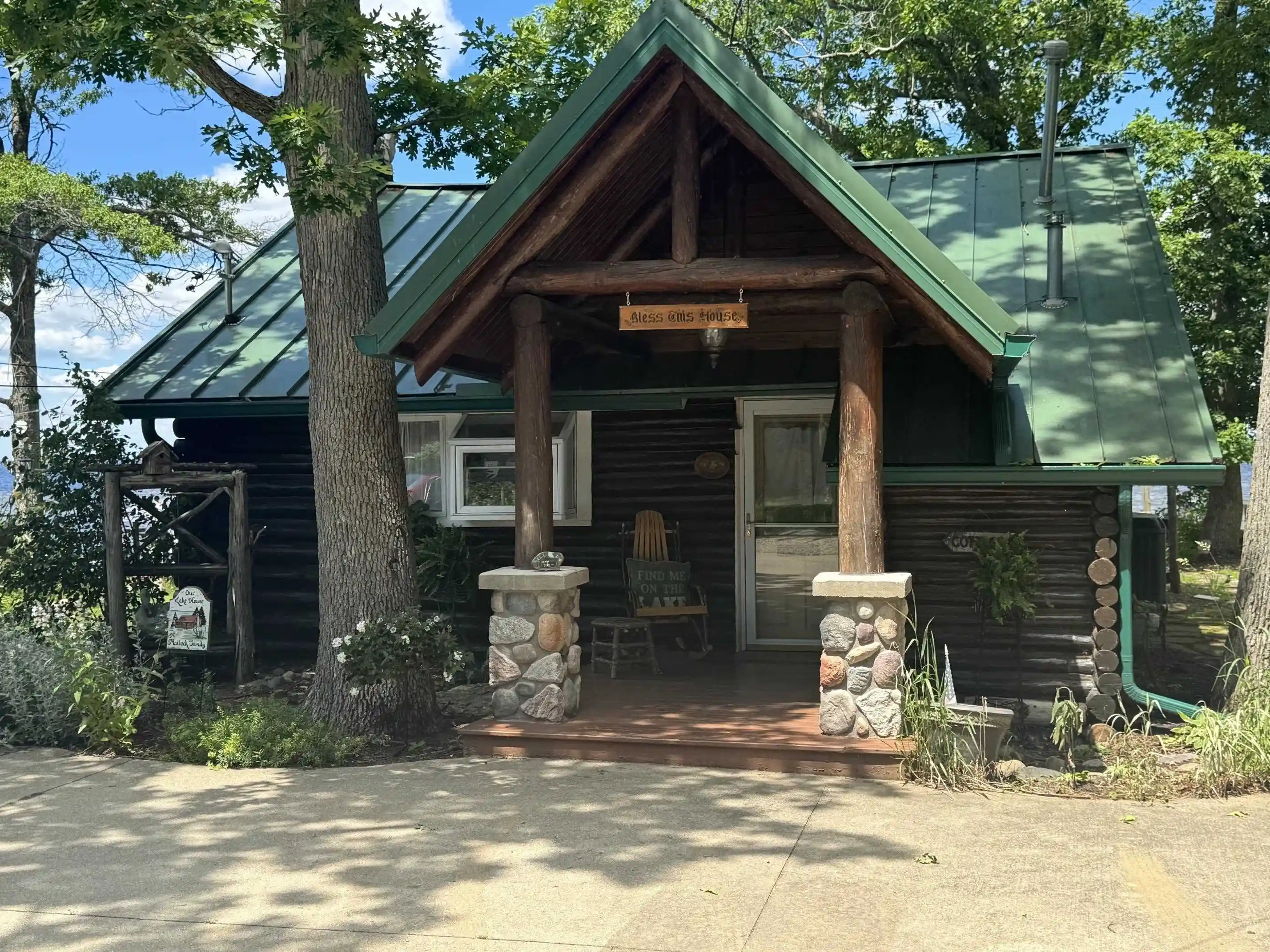 Photo 1 of Single family home for sale at 327 Sheridan Dr, Denton Township Roscommon, MI 48651 | MLS# 79080073523 | Listing updated on 2026-09-17