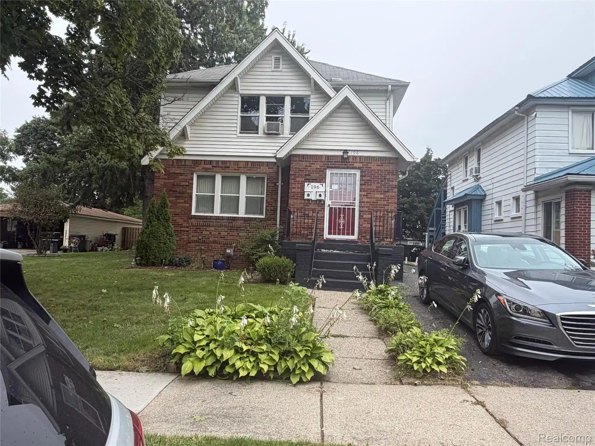 Photo 1 of Multi family home for sale at 196 Bondale Ave, Pontiac, MI 48341 | MLS# 20261074650 | Listing updated on 2026-09-17