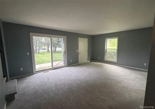 Photo 2 of Condo for sale at 7943 Pontiac Lake Rd, Waterford, MI 48327 | MLS# 20261074672 | Listing updated on 2026-10-30