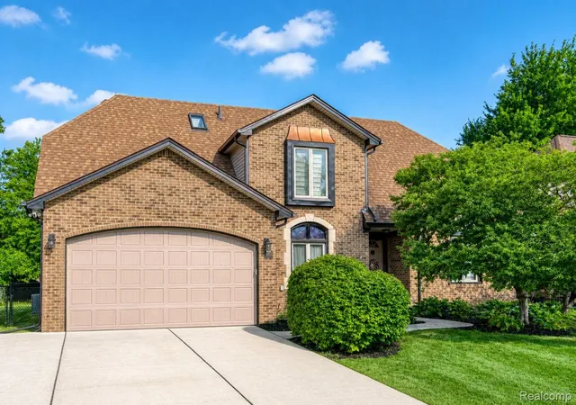 Photo 1 of Single family home for sale at 40019 Gulliver Dr, Sterling Heights, MI 48310 | MLS# 20261074725 | Listing updated on 2026-10-29
